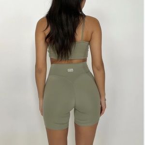 437 Matcha V Short